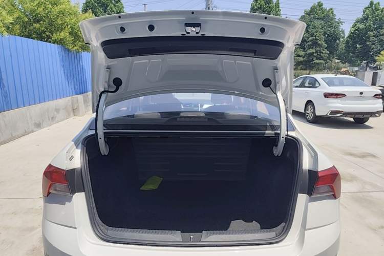 Used Skoda Rapid 2022 1.5L Automatic Comfort Edition Trunk