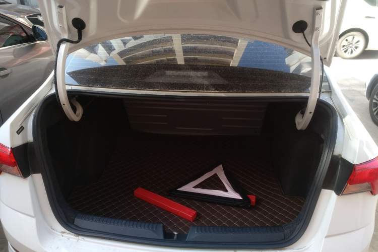 Used Skoda Rapid 2022 1.5L Automatic Comfort Edition Trunk