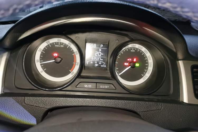 Used Skoda Rapid Spaceback 2019 Revised Version 1.5L Automatic Comfort Edition China V Standard Instrument Cluster