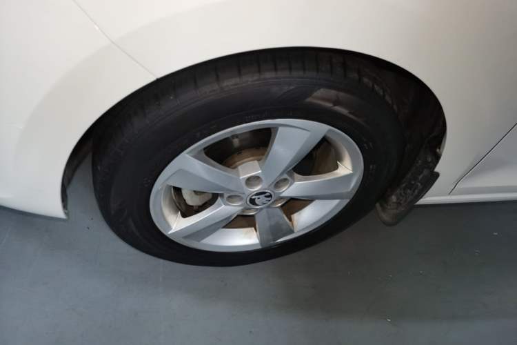 Used Skoda Rapid Spaceback 2019 Revised Version 1.5L Automatic Comfort Edition China V Standard Left Front Wheel Hub