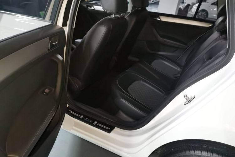 Used Skoda Rapid Spaceback 2019 Revised Version 1.5L Automatic Comfort Edition China V Standard Left Rear Seat