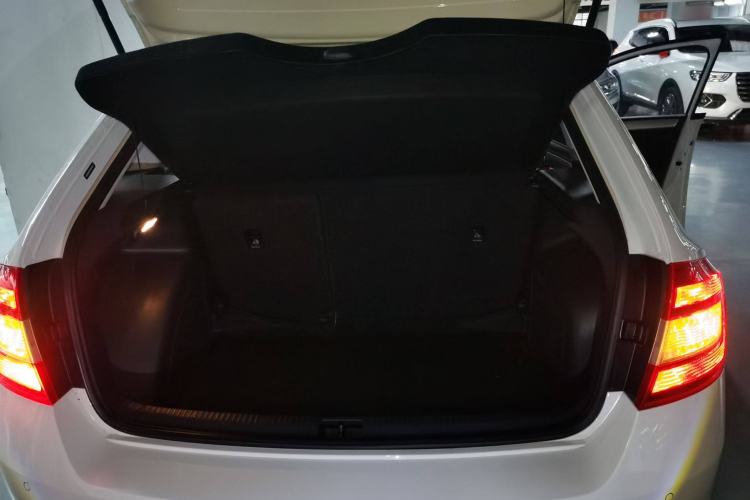 Used Skoda Rapid Spaceback 2019 Revised Version 1.5L Automatic Comfort Edition China V Standard Trunk