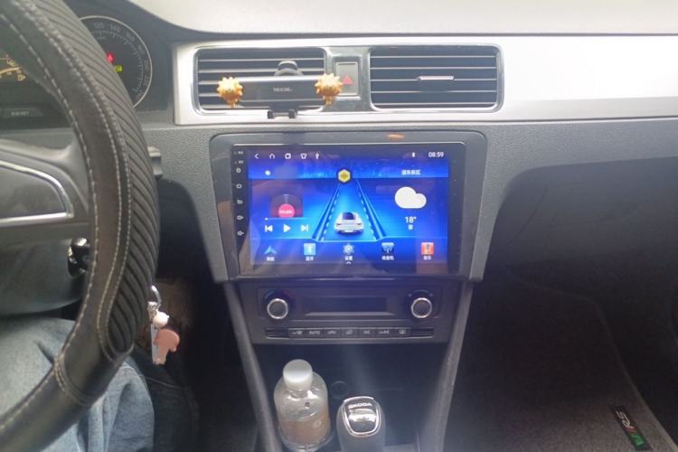 Used Skoda Rapid Spaceback 2014 1.6L Automatic Enjoyment Edition Audio And AC Panel