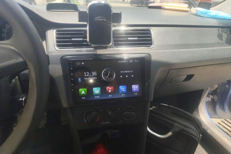 Used Skoda Rapid Spaceback 2014 1.6L Manual Enjoyment Edition Audio And AC Panel