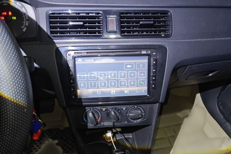 Used Skoda Rapid Spaceback 2014 1.6L Automatic Enjoyment Edition Audio And AC Panel