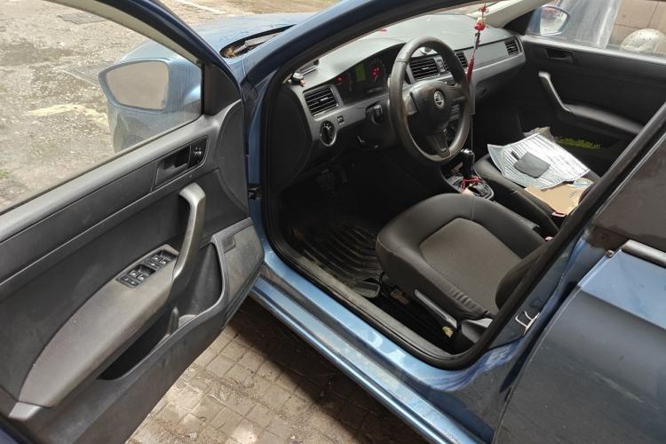 Used Skoda Rapid Spaceback 2014 1.6L Automatic Enjoyment Edition Driver Seat