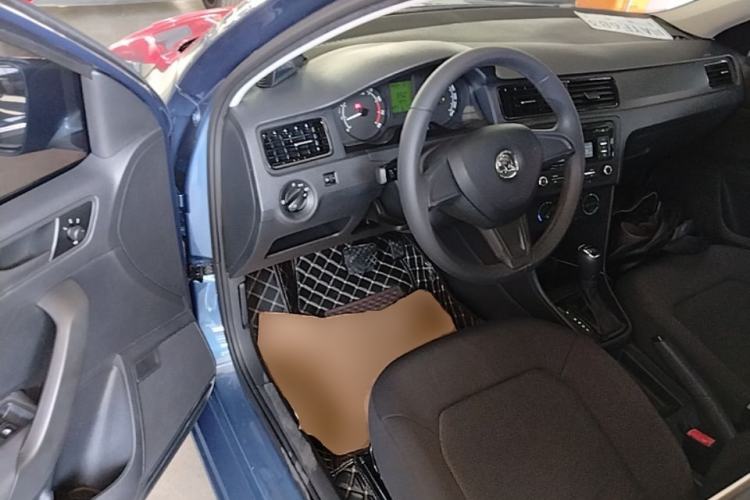 Used Skoda Rapid Spaceback 2014 1.6L Automatic Enjoyment Edition Driver Seat