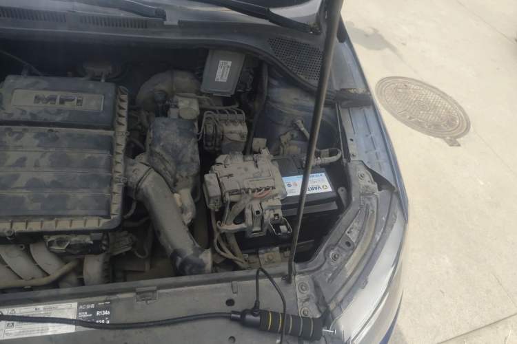 Used Skoda Rapid Spaceback 2014 1.6L Manual Enjoyment Edition Engine Bay Left