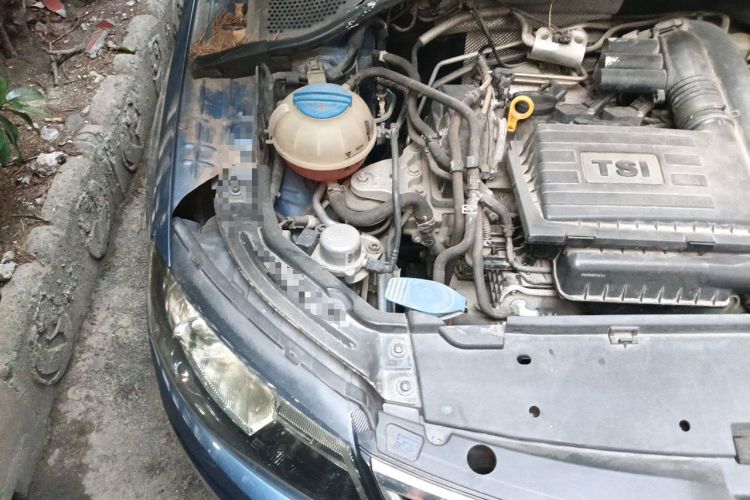 Used Skoda Rapid Spaceback 2014 1.4 TSI DSG Trend Edition Engine Bay Right