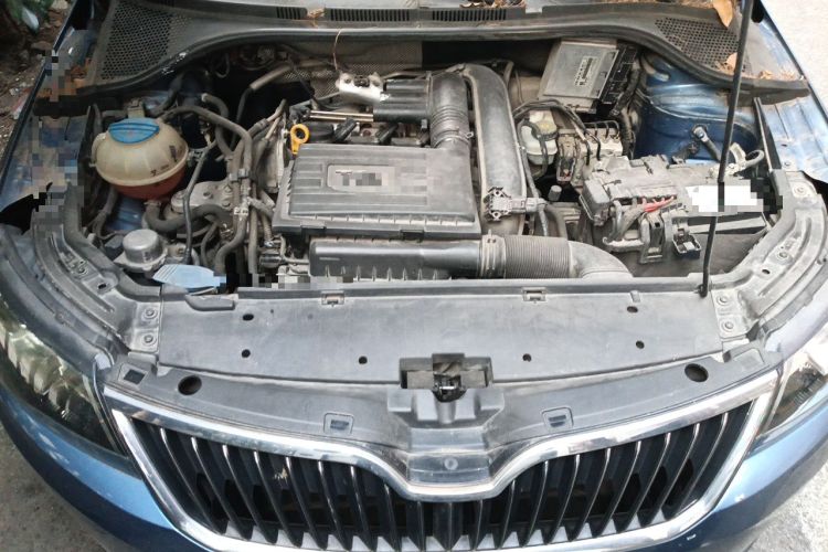 Used Skoda Rapid Spaceback 2014 1.4 TSI DSG Trend Edition Engine Bay