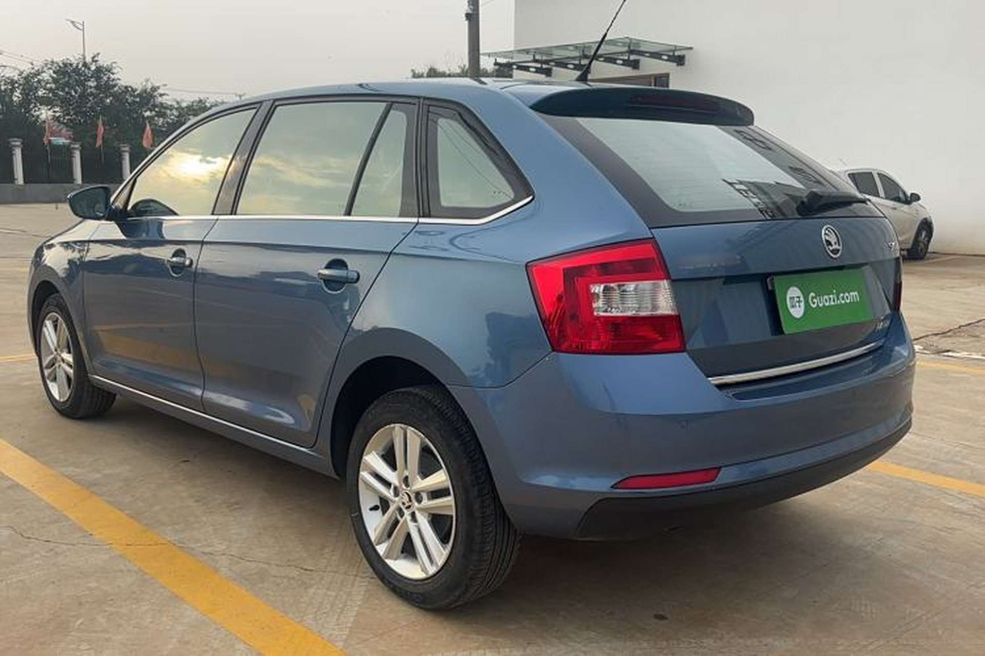 Used Skoda Rapid Spaceback 2014 1.6L Automatic Enjoyment Edition Exterior 5
