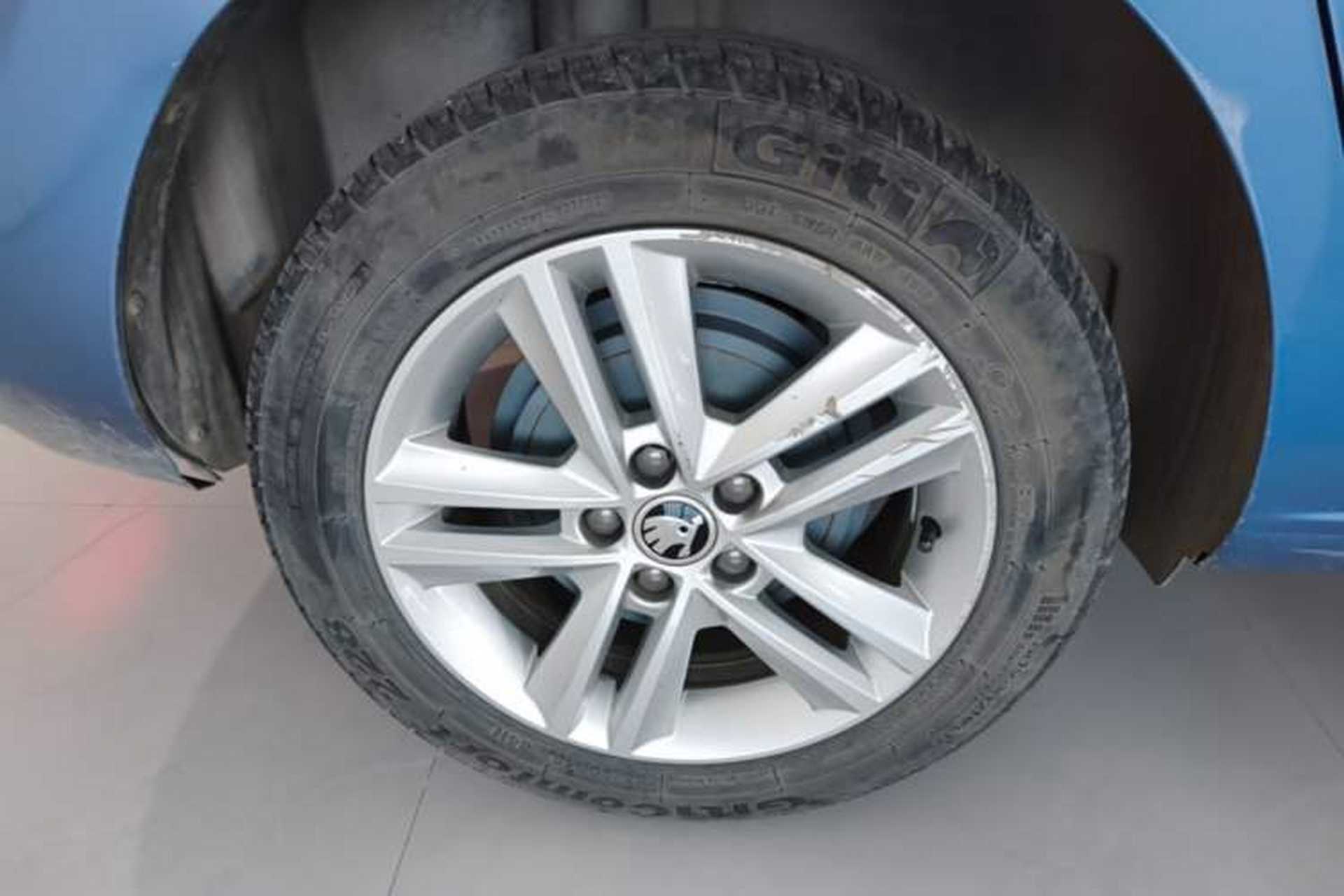 Used Skoda Rapid Spaceback 2014 1.6L Automatic Enjoyment Edition Exterior 5