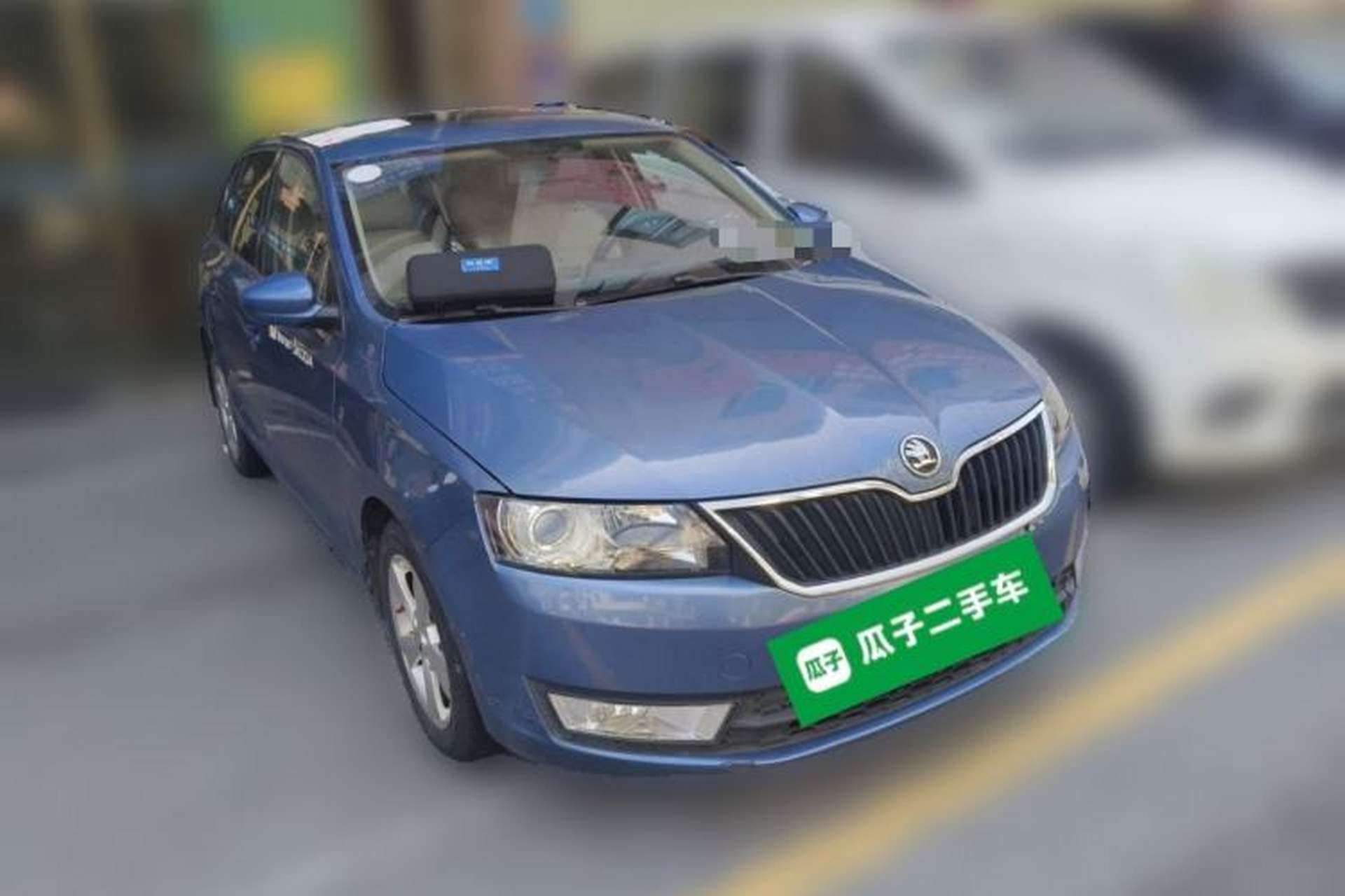 Used Skoda Rapid Spaceback 2014 1.6L Automatic Enjoyment Edition Front Right 45 Deg