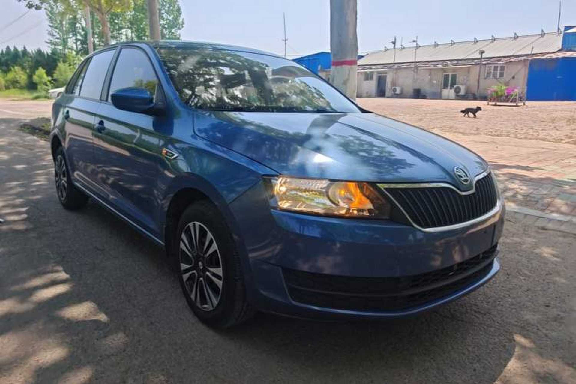 Used Skoda Rapid Spaceback 2014 1.6L Automatic Enjoyment Edition Front Right 45 Deg