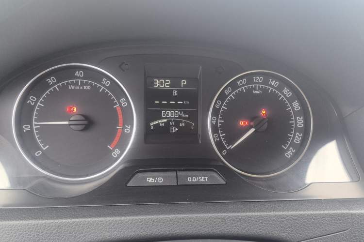 Used Skoda Rapid Spaceback 2014 1.6L Automatic Enjoyment Edition Instrument Cluster