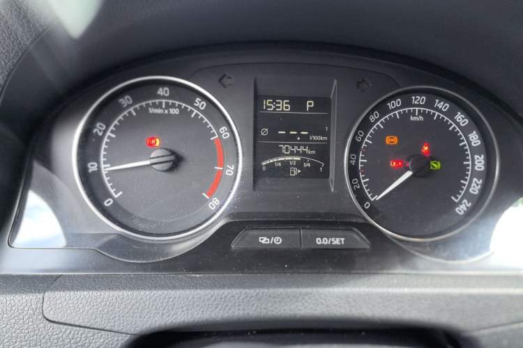 Used Skoda Rapid Spaceback 2014 1.6L Automatic Enjoyment Edition Instrument Cluster