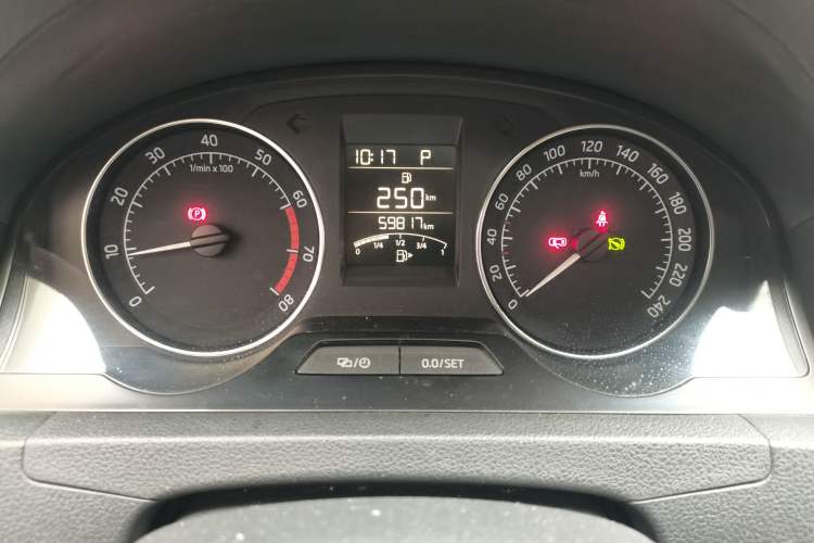 Used Skoda Rapid Spaceback 2014 1.6L Automatic Enjoyment Edition Instrument Cluster