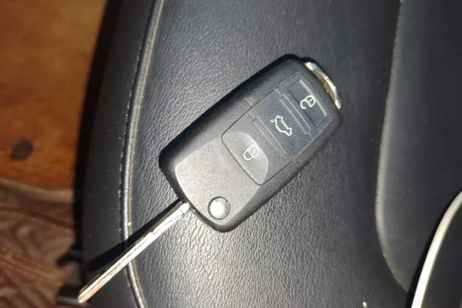 Used Skoda Rapid Spaceback 2014 1.6L Automatic Enjoyment Edition Interior 1