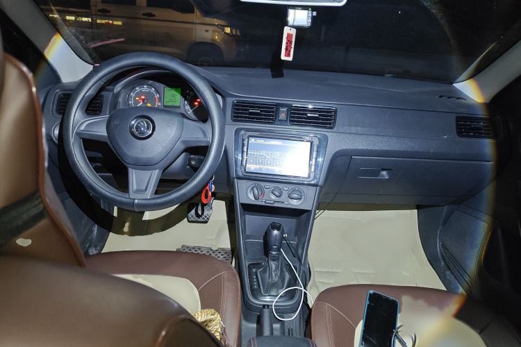 Used Skoda Rapid Spaceback 2014 1.6L Automatic Enjoyment Edition Interior 2