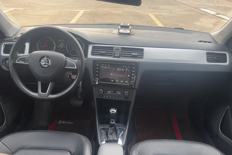 Used Skoda Rapid Spaceback 2014 1.6L Automatic Enjoyment Edition Interior 3