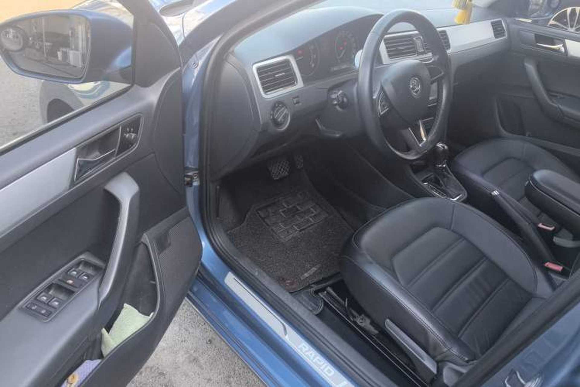 Used Skoda Rapid Spaceback 2014 1.6L Automatic Enjoyment Edition Interior 3