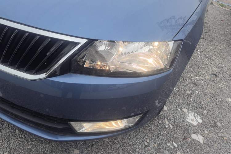 Used Skoda Rapid Spaceback 2014 1.6L Automatic Enjoyment Edition Left Front Headlight