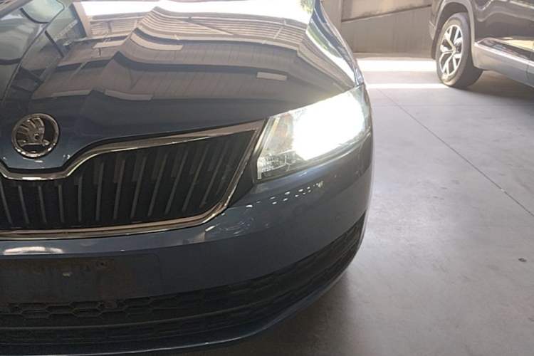 Used Skoda Rapid Spaceback 2014 1.6L Automatic Enjoyment Edition Left Front Headlight