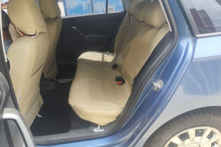 Used Skoda Rapid Spaceback 2014 1.6L Manual Enjoyment Edition Left Rear Seat