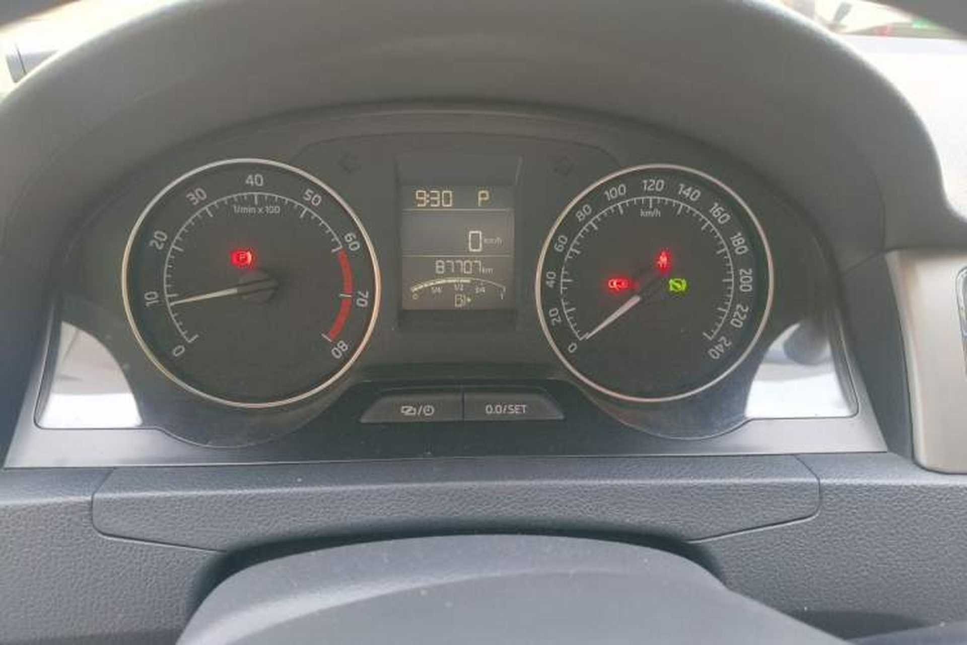 Used Skoda Rapid Spaceback 2014 1.6L Automatic Enjoyment Edition Odometer Close Up