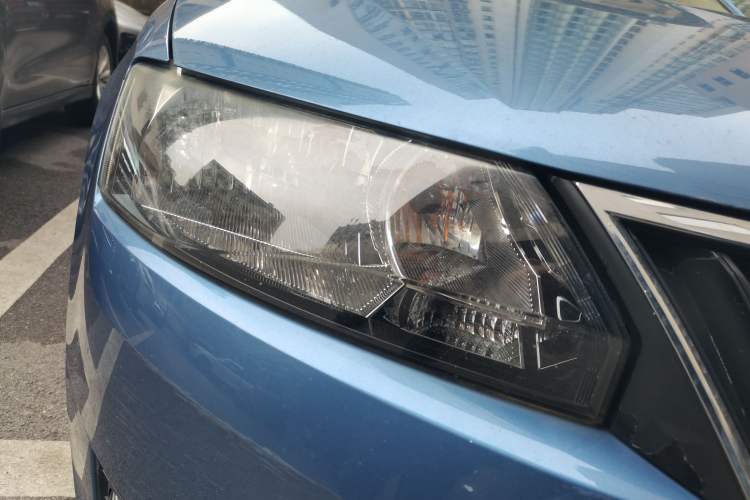 Used Skoda Rapid Spaceback 2014 1.6L Automatic Enjoyment Edition Right Front Headlight