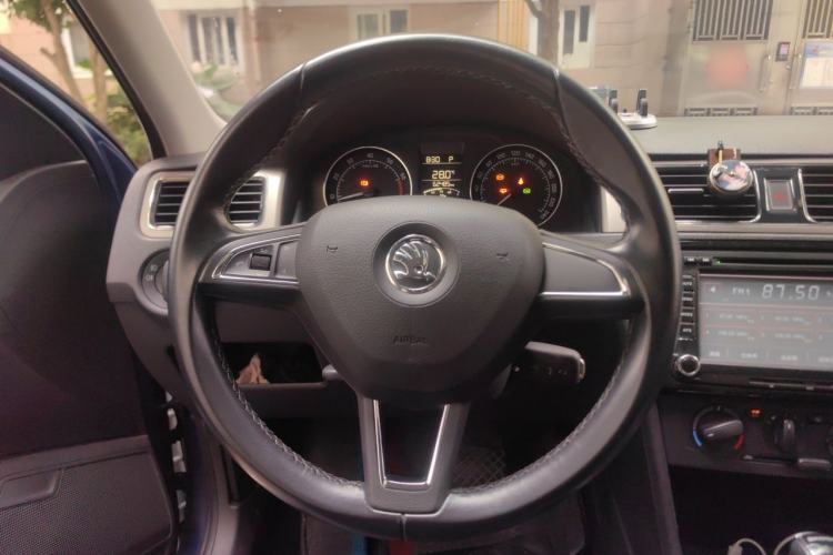 Used Skoda Rapid Spaceback 2014 1.6L Automatic Enjoyment Edition Steering Wheel