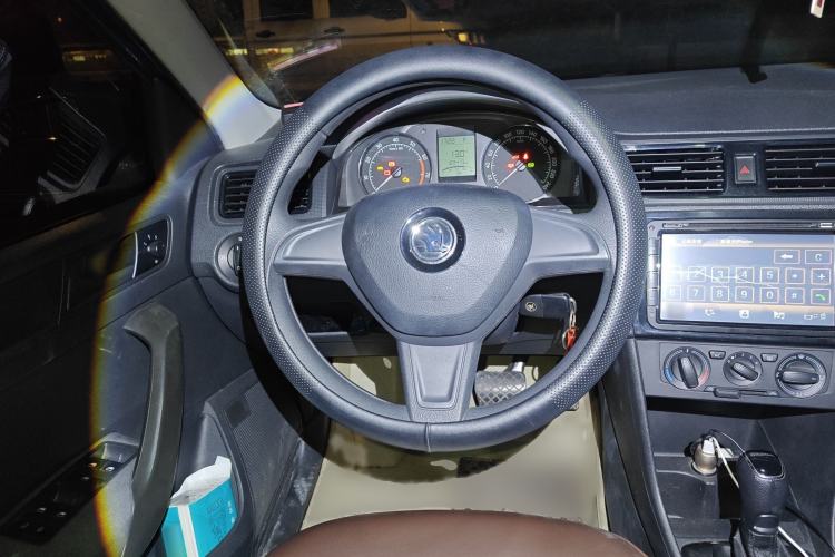 Used Skoda Rapid Spaceback 2014 1.6L Automatic Enjoyment Edition Steering Wheel