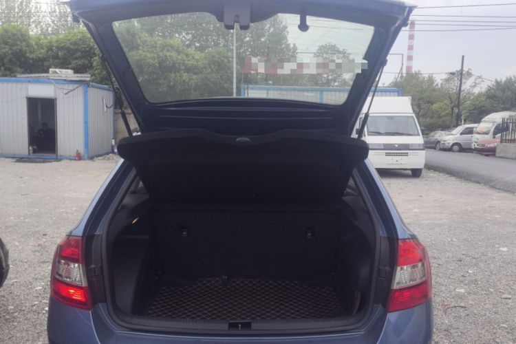 Used Skoda Rapid Spaceback 2014 1.6L Automatic Enjoyment Edition Trunk