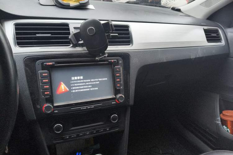 Used Skoda Rapid Spaceback 2014 1.4 TSI DSG Trend Edition Audio And AC Panel