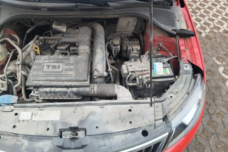 Used Skoda Rapid Spaceback 2014 1.4 TSI DSG Trend Edition Engine Bay Left