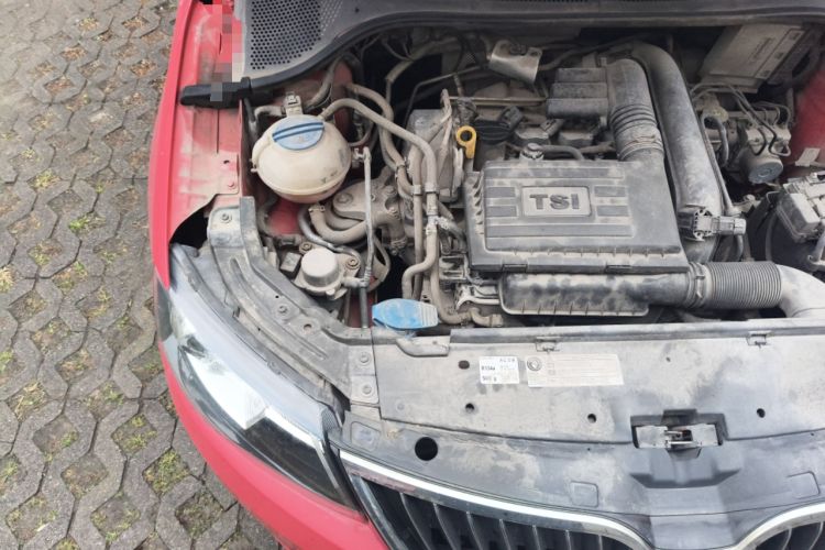 Used Skoda Rapid Spaceback 2014 1.4 TSI DSG Trend Edition Engine Bay Right