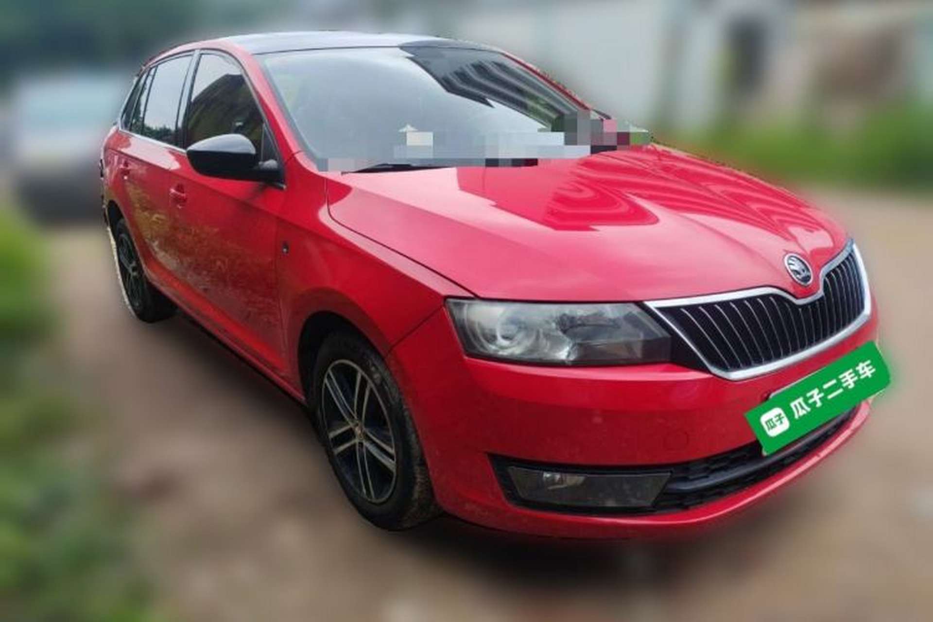 Used Skoda Rapid Spaceback 2014 1.4 TSI DSG Trend Edition Front Right 45 Deg