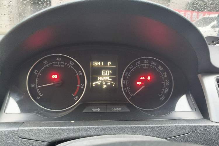 Used Skoda Rapid Spaceback 2014 1.4 TSI DSG Trend Edition Instrument Cluster
