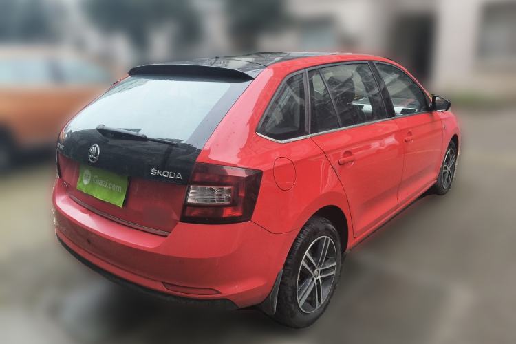 Used Skoda Rapid Spaceback 2014 1.4 TSI DSG Trend Edition Rear Right 45 Deg