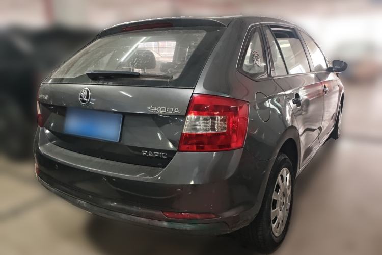 Used Skoda Rapid Spaceback 2014 1.6L Automatic Enjoyment Edition Rear Right 45 Deg