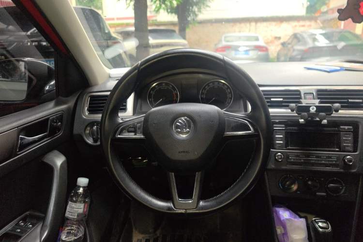 Used Skoda Rapid Spaceback 2014 1.6L Automatic Enjoyment Edition Steering Wheel