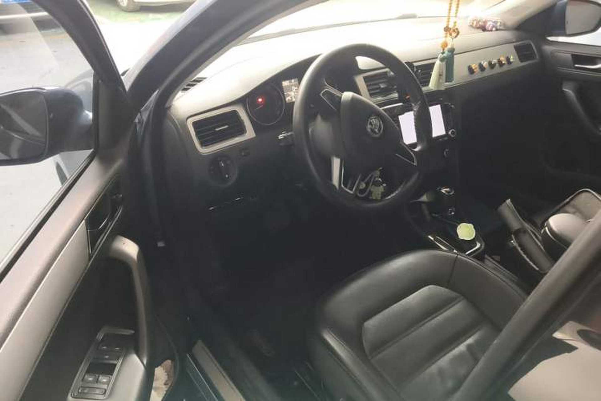 Used Skoda Rapid Spaceback 2014 1.6L Automatic Enjoyment Edition Driver Seat