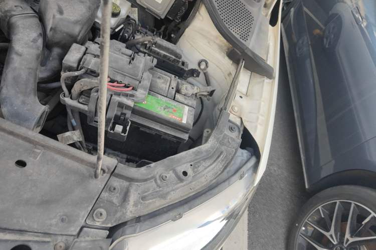 Used Skoda Rapid Spaceback 2014 1.6L Automatic Enjoyment Edition Engine Bay Left