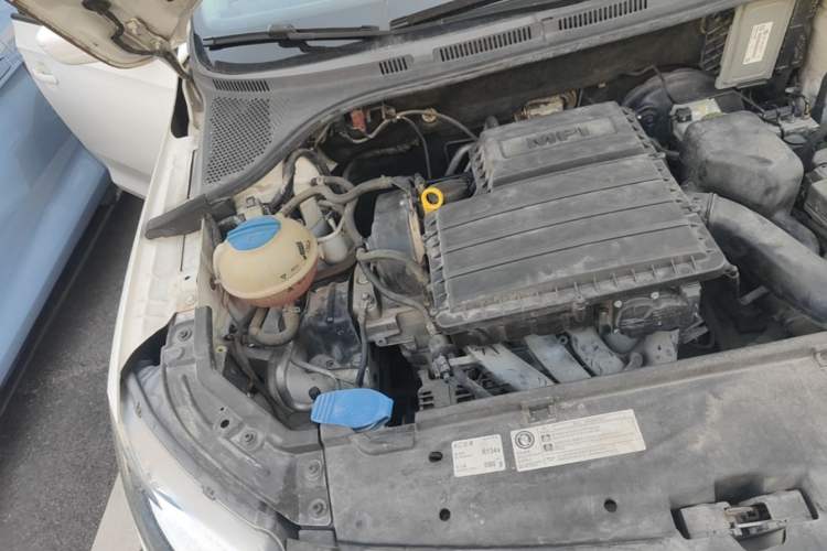 Used Skoda Rapid Spaceback 2014 1.6L Automatic Enjoyment Edition Engine Bay Right