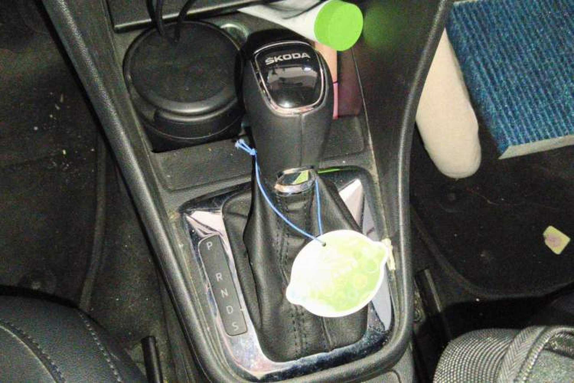 Used Skoda Rapid Spaceback 2014 1.6L Automatic Enjoyment Edition Gear Lever