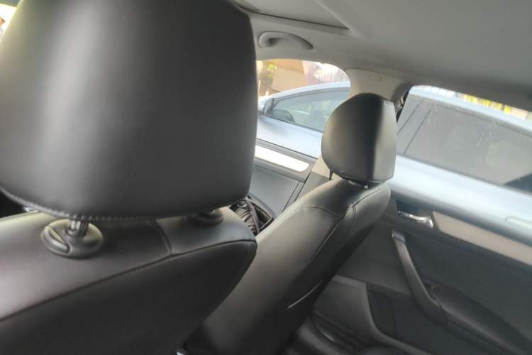 Used Skoda Rapid Spaceback 2014 1.6L Automatic Enjoyment Edition Headliner