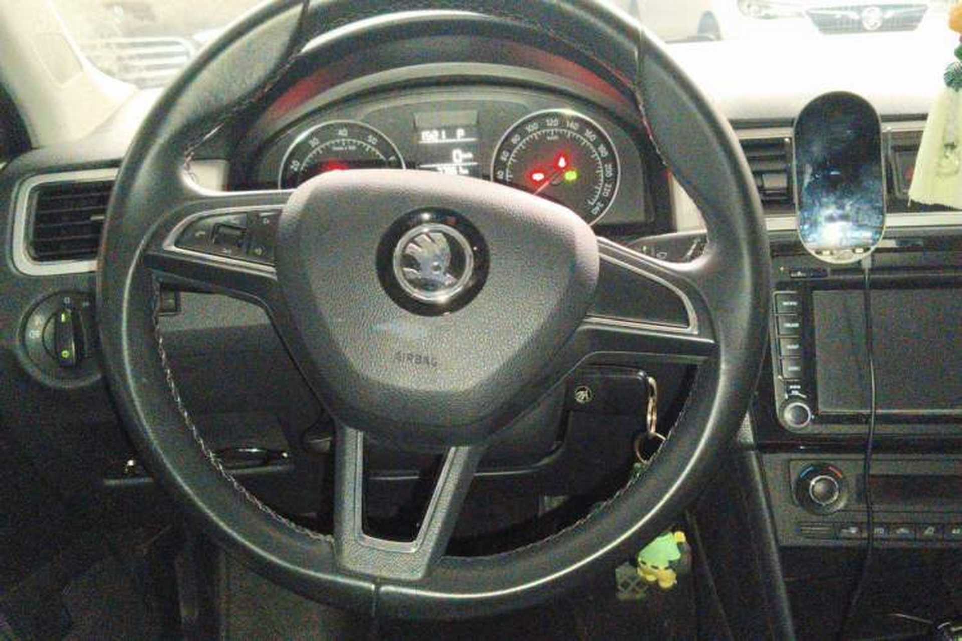 Used Skoda Rapid Spaceback 2014 1.6L Automatic Enjoyment Edition Steering Wheel