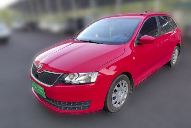 Skoda Rapid Spaceback 2014 1.6L Manual Enjoyment Edition usado