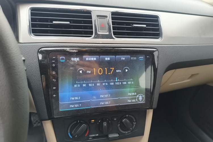 Used Skoda Rapid Spaceback 2014 1.6L Automatic Enjoyment Edition Audio And AC Panel