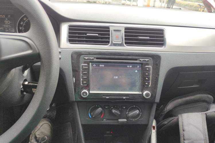 Used Skoda Rapid Spaceback 2014 1.6L Automatic Enjoyment Edition Audio And AC Panel